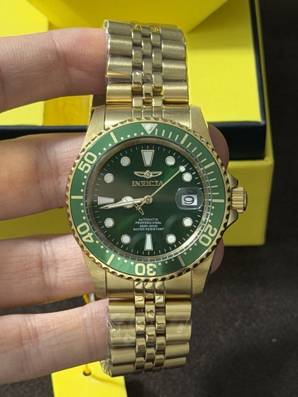 Invicta Pro Diver Automatic Green Dial Gold Tone Bracelet Date 200m Box